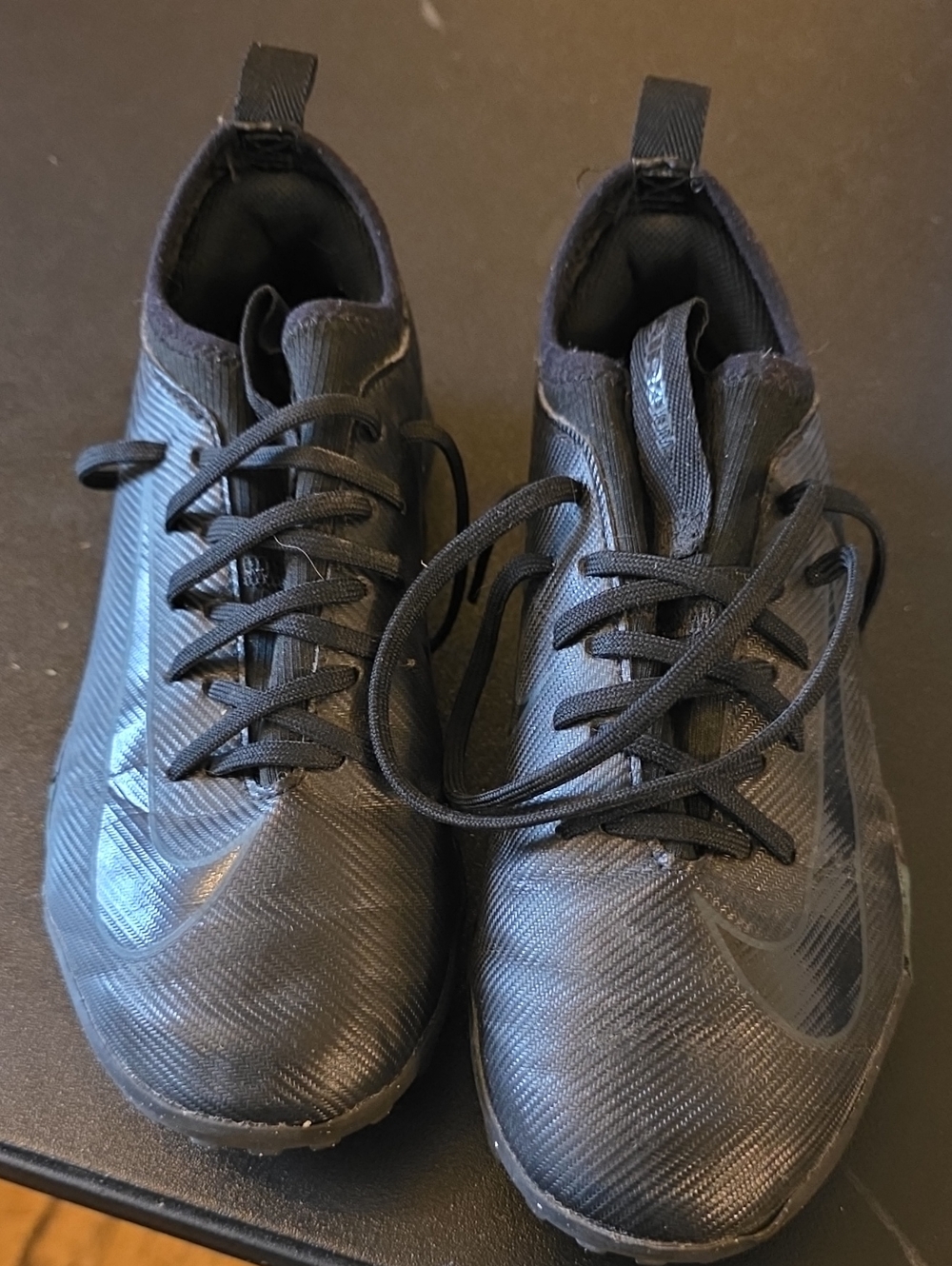 Boys Indoor Cleats Black Athletic Lace-Up Nike US 3